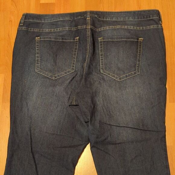 26 regular Torrid denim jeans us size EUC blue stretch slimming look any season - Picture 5 of 10